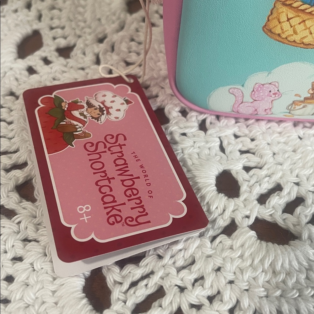 Loungefly Strawberry Shortcake Cosmetic Bag/ Make-Up Bag NWT - Picture 2 of 3